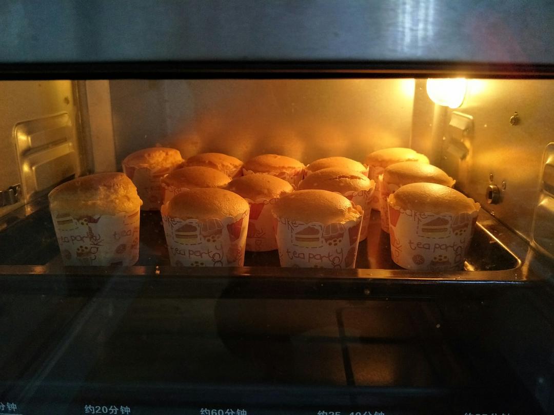 超简单完美戚风蛋糕（6寸2蛋）附打发、翻拌、脱模视频
