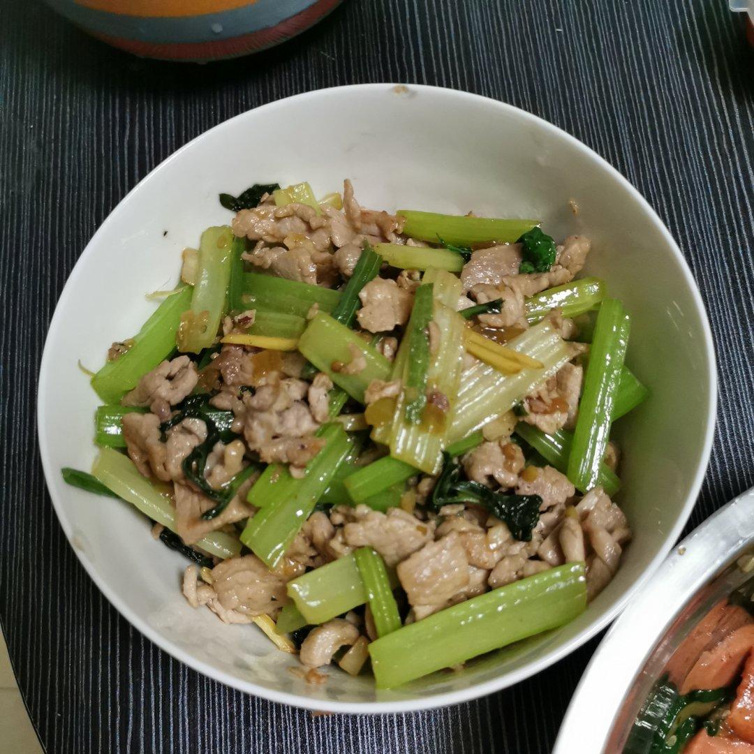 芹菜炒肉