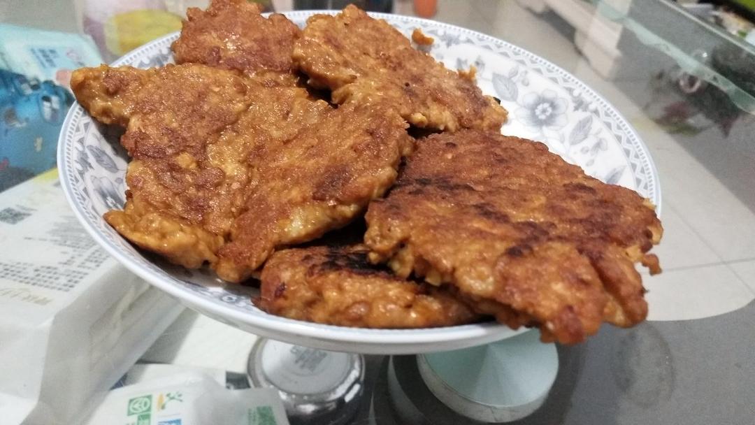 香煎鸡胸肉饼