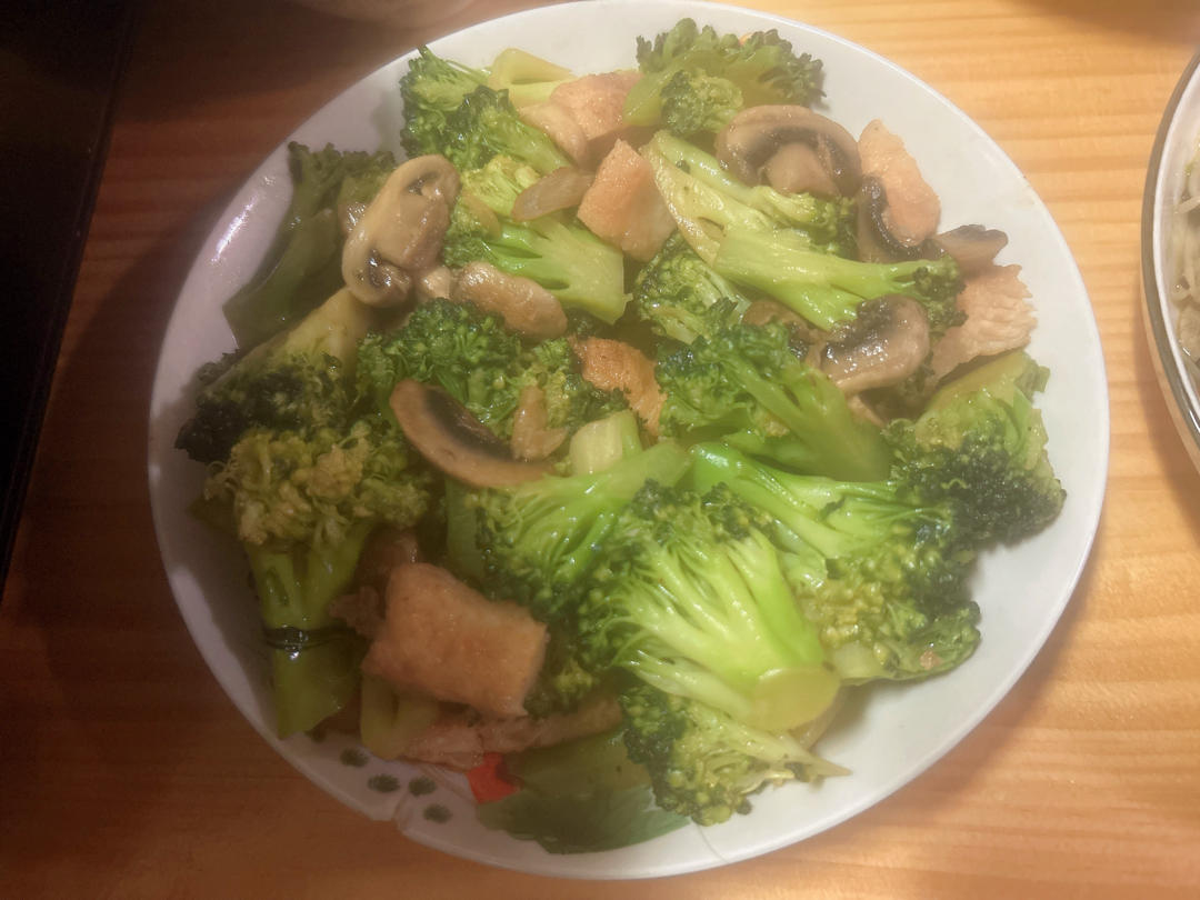 口蘑西兰花鸡胸肉