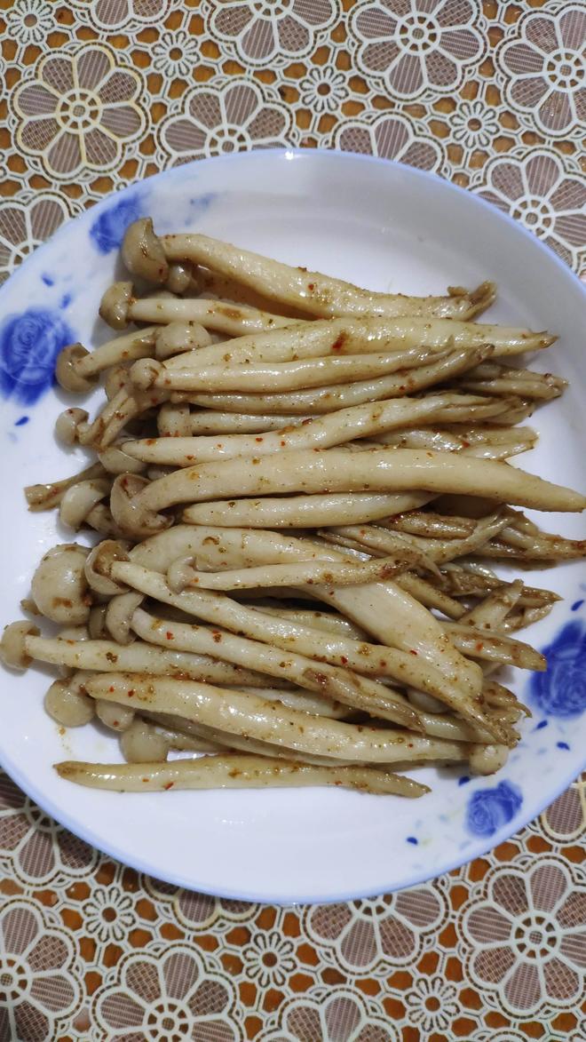 一包海鲜菇，一把烧烤料，美味来袭~的做法