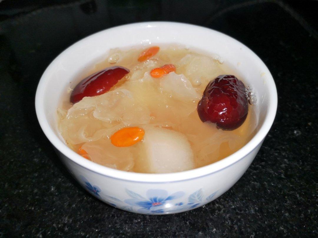 蔚蓝_rixc做的冰糖雪梨银耳汤