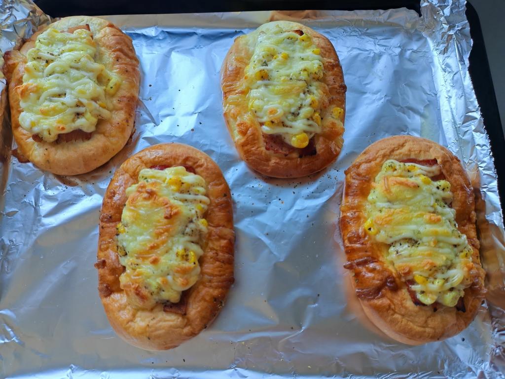 【培根沙拉面包】