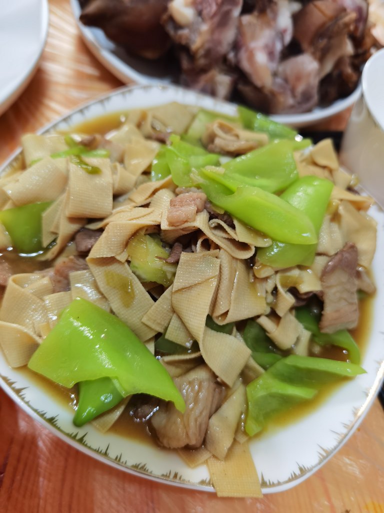 尖椒干豆腐炒肉图片