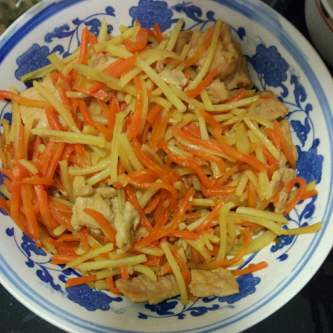 胡萝卜土豆炒肉
