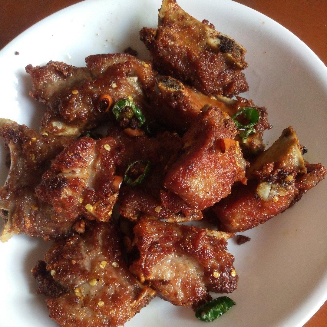 蒜香排骨 Garlic Pork Ribs