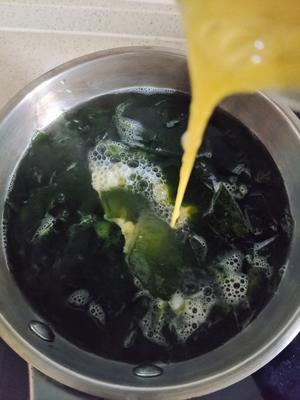 海藻（紫菜）鸡蛋汤的做法 步骤2