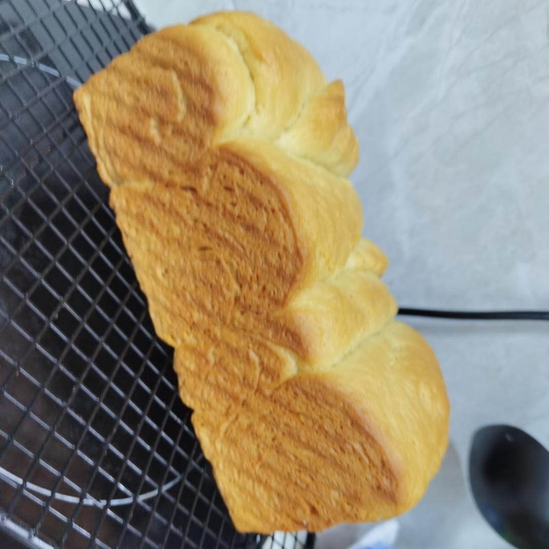 吐司方包，女儿说和来自台湾的爸爸糖一样好看好吃。零失败（是指我个人制作没有失败过）。