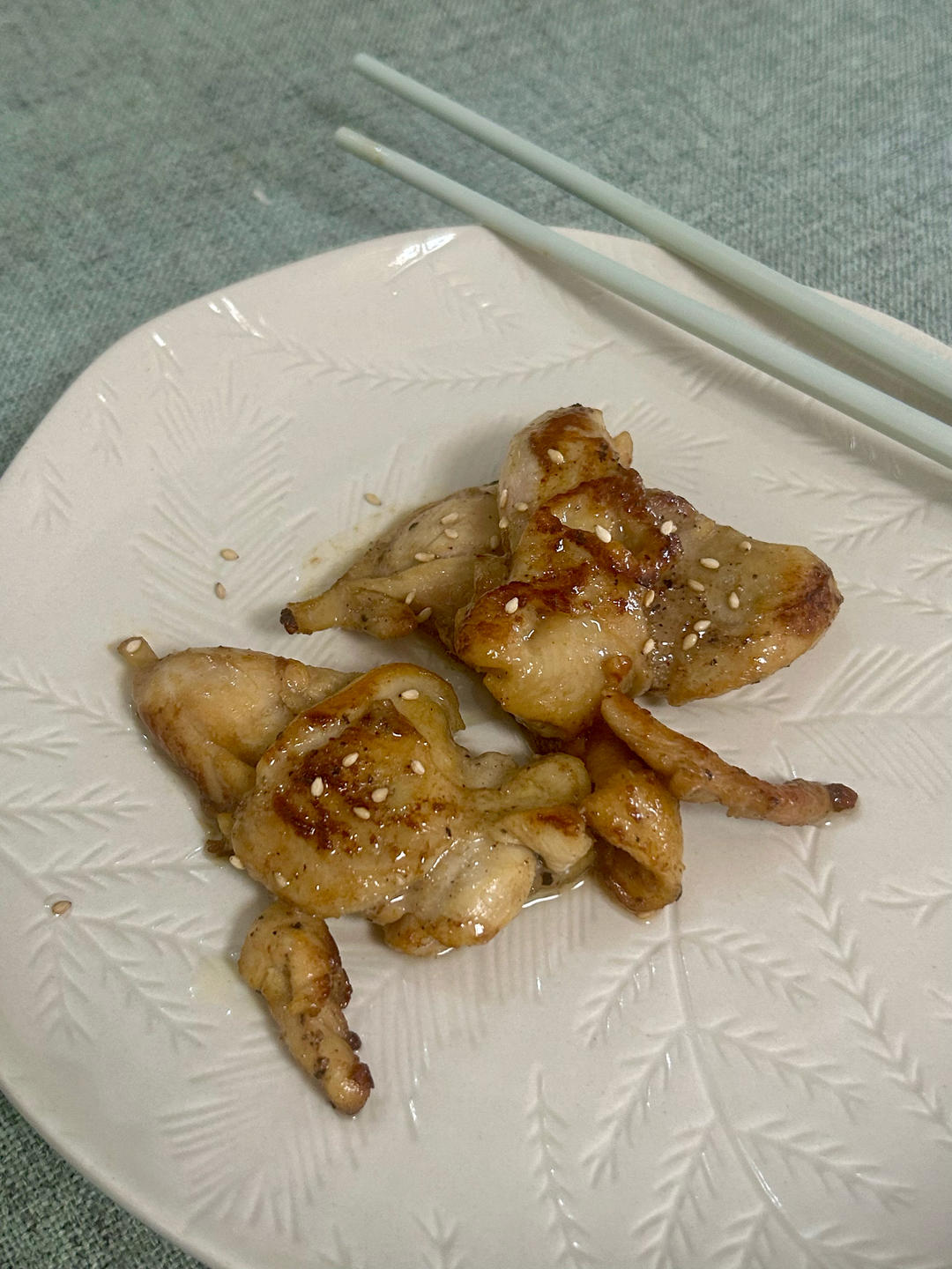 简单易做的香煎黑椒鸡排 柠檬鸡腿肉做法