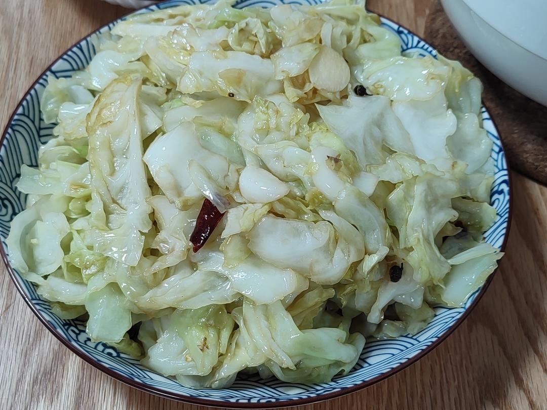 厨师长教你：“手撕包菜”的家常做法,简单又不失美味