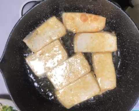 小鱼干豆腐煲的做法 步骤4