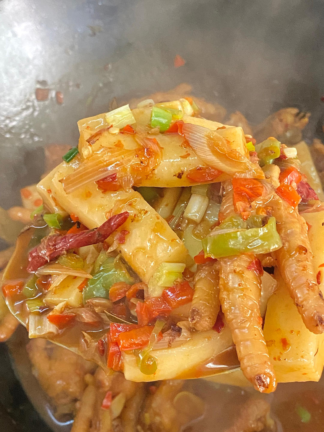 江西菜真的絕了！辣雞爪燒年糕真的好下飯的做法 步驟4