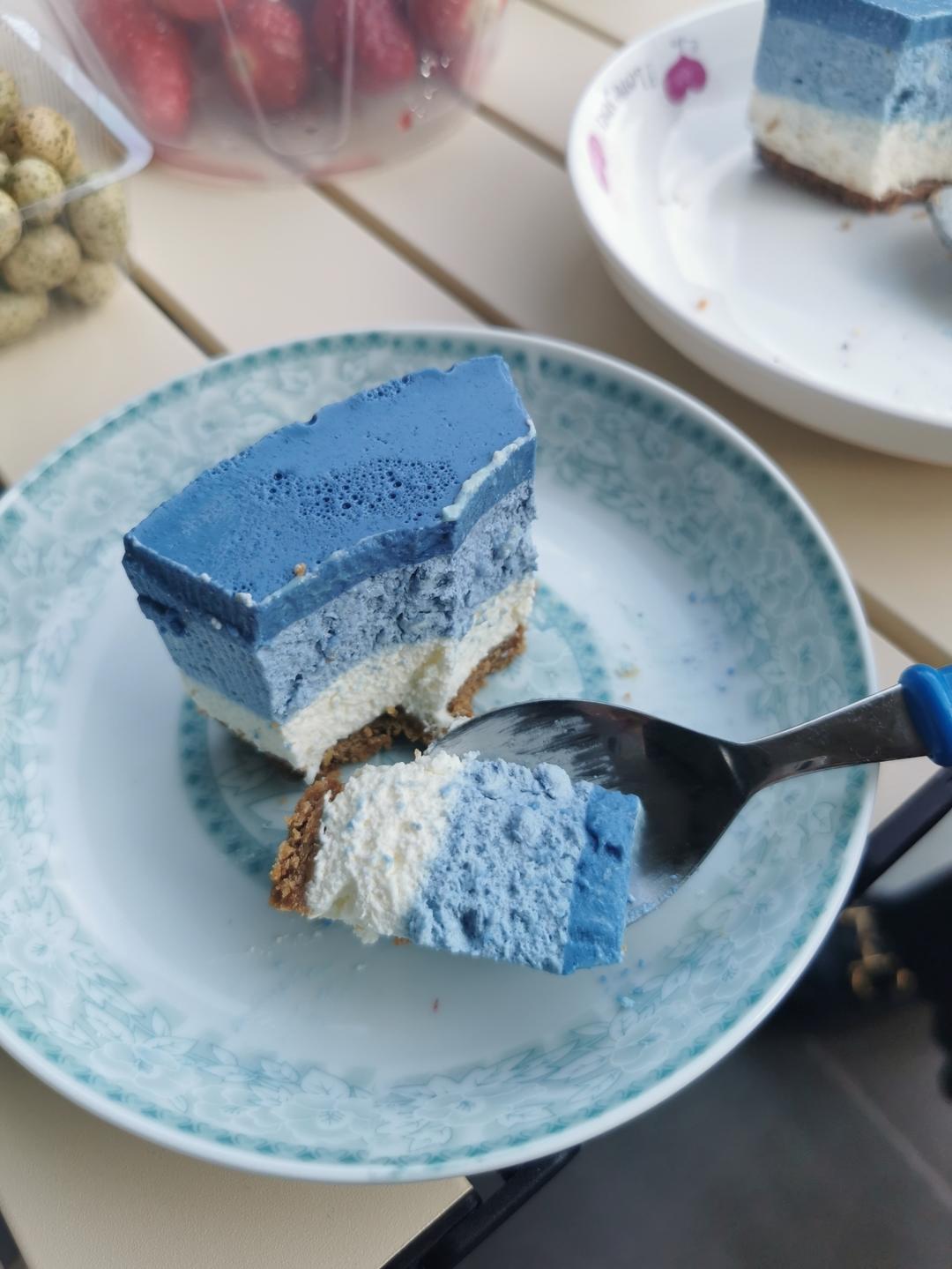 超治愈的蓝色椰奶慕斯蛋糕！