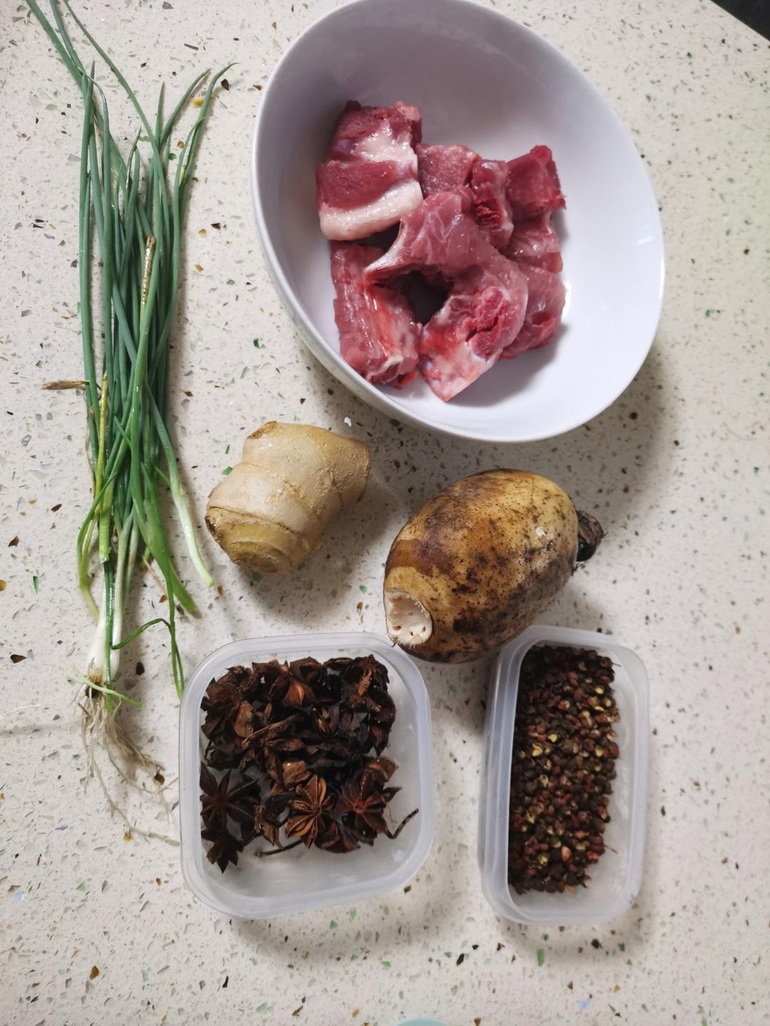 莲藕排骨汤【8月北鼎蒸炖锅食谱】