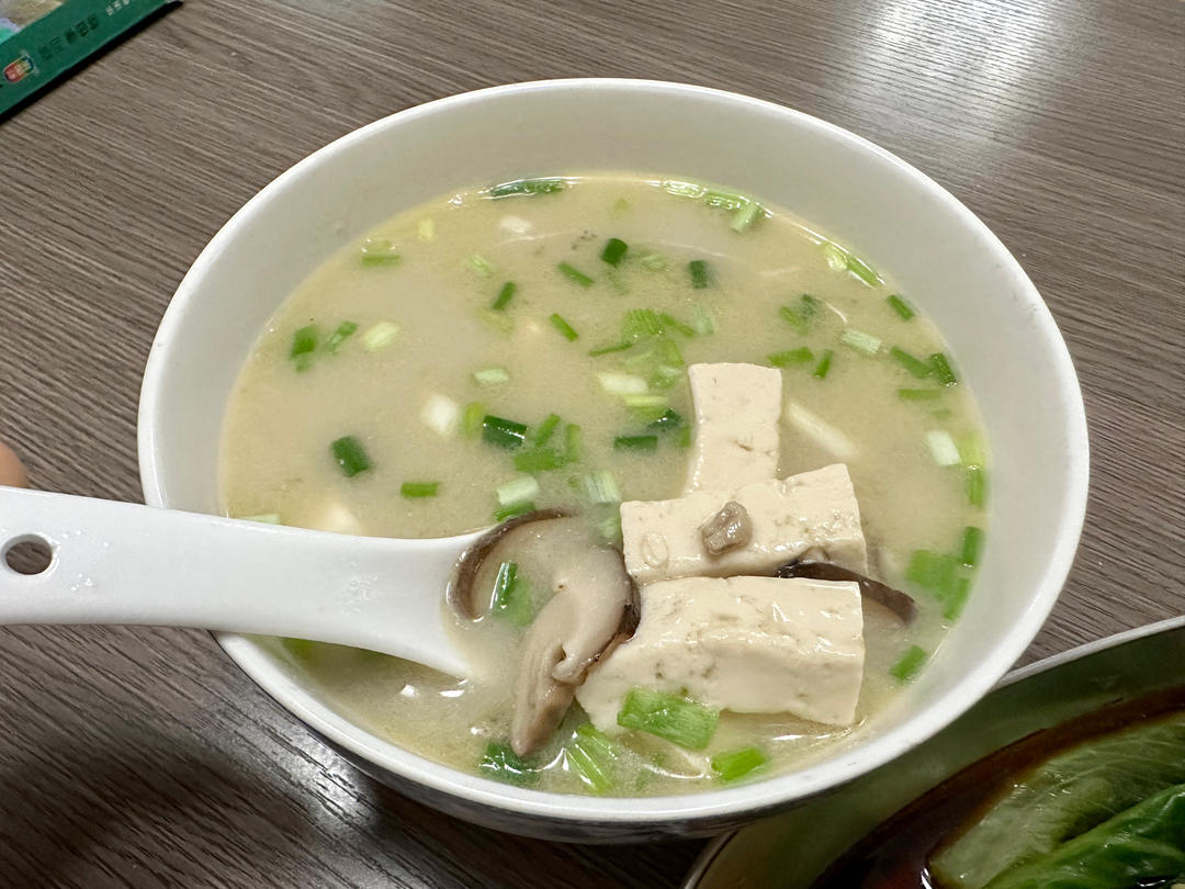 香浓鲫鱼豆腐蘑菇汤 捣碎做法 不仅长高补钙 孕妈妈喝了超级下奶
