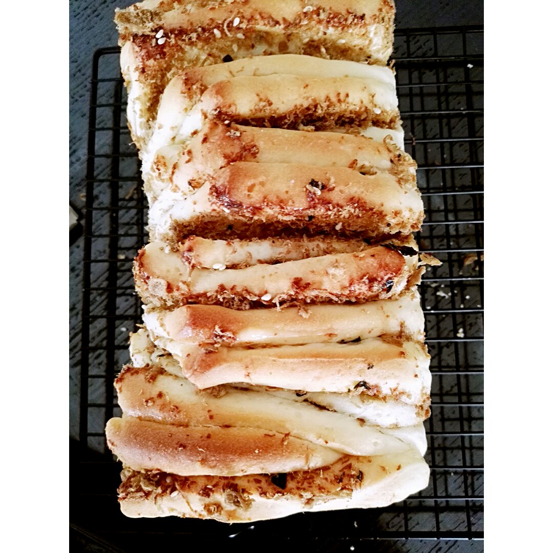 手撕千层肉松面包