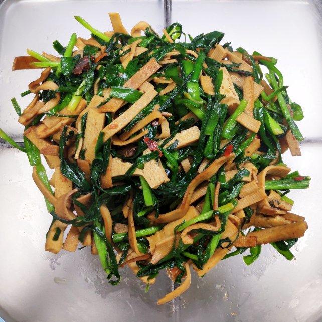 韭菜炒千张