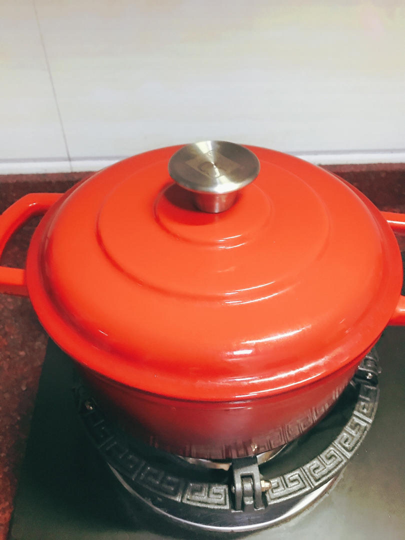 铸铁锅腊肠煲仔饭