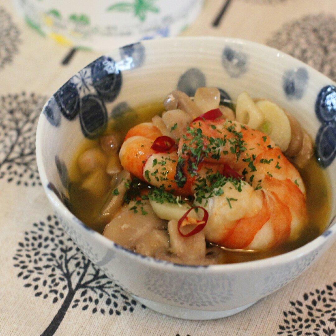 蒜油醉虾球 Gambas al Ajillo（shrimp in garlic olive oil）