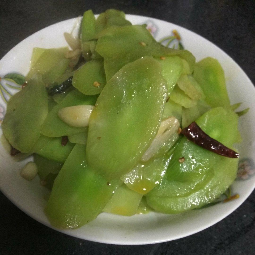 清炒莴笋