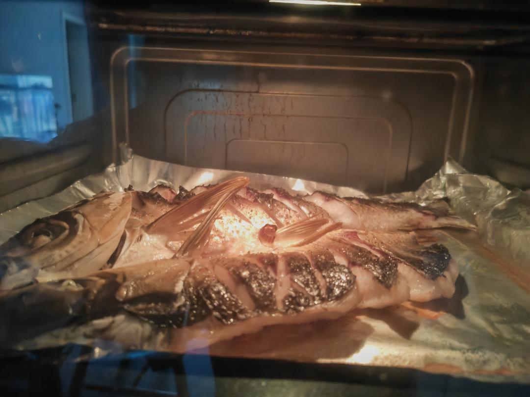 重庆烤鱼(烤箱版)爆好吃，爆简单