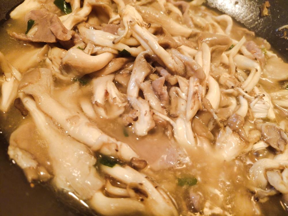 熊熊白白-鲜肉炒平菇的做法