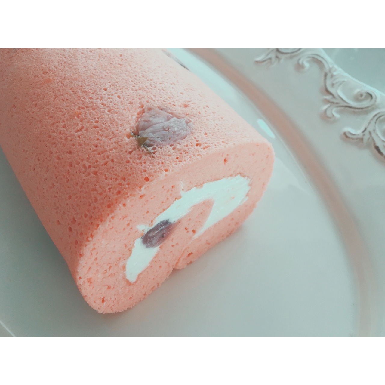 Bakingpie-蕴含浪漫风情樱花蛋糕卷
