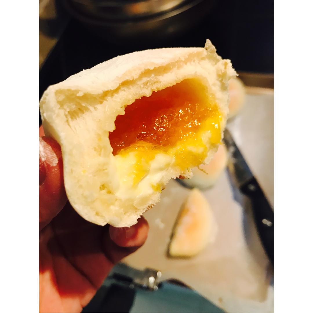 芒果奶酪白面包