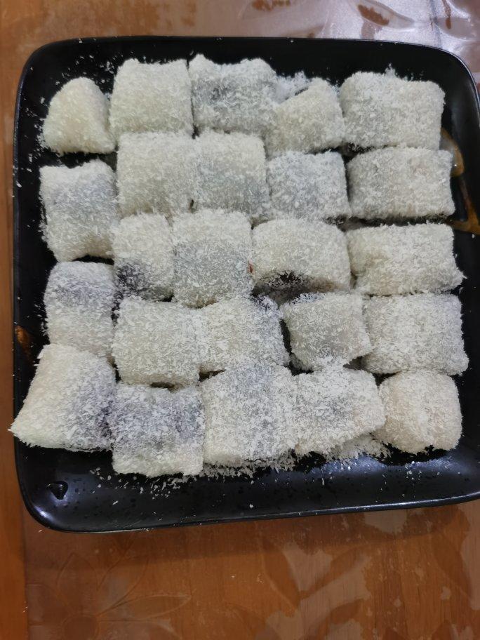 椰蓉豆沙糯米卷