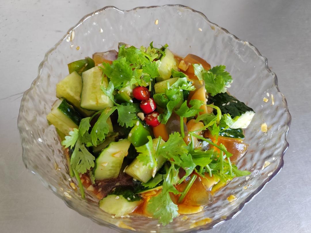 夏日开胃小凉菜“皮蛋拌黄瓜🥒”开胃减脂