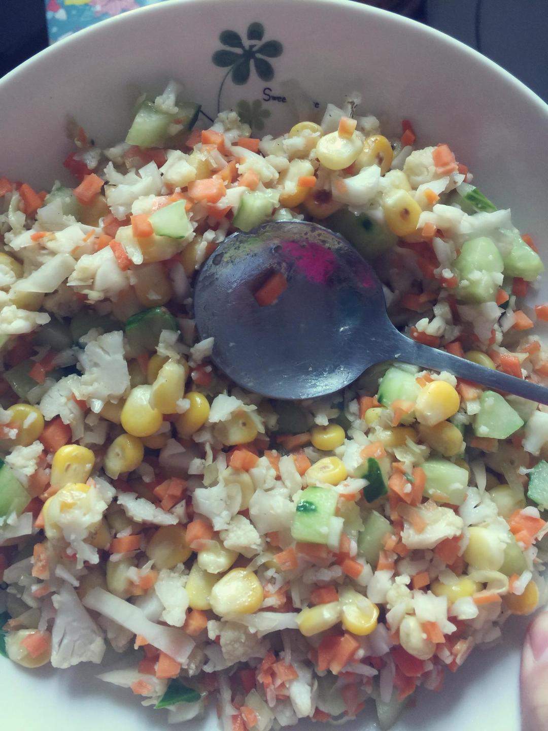 减肥午餐。伪炒饭