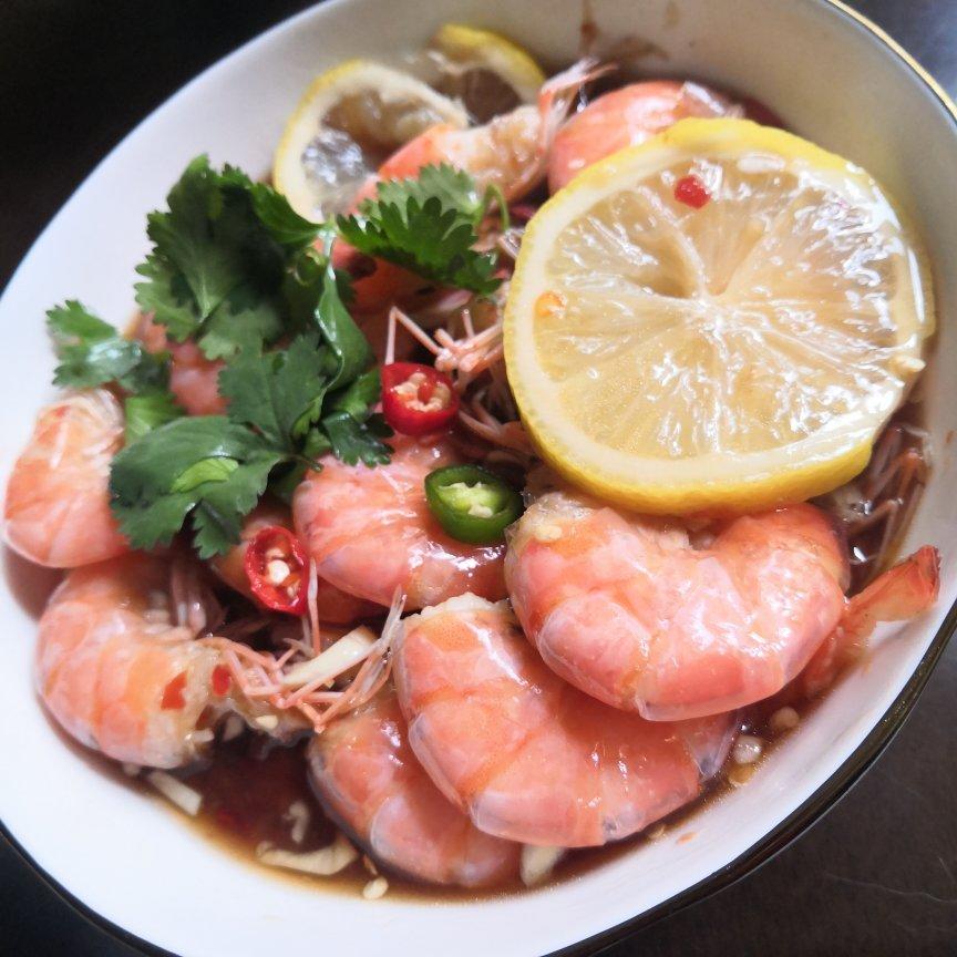 泰式柠檬虾----酸酸甜甜就是我！