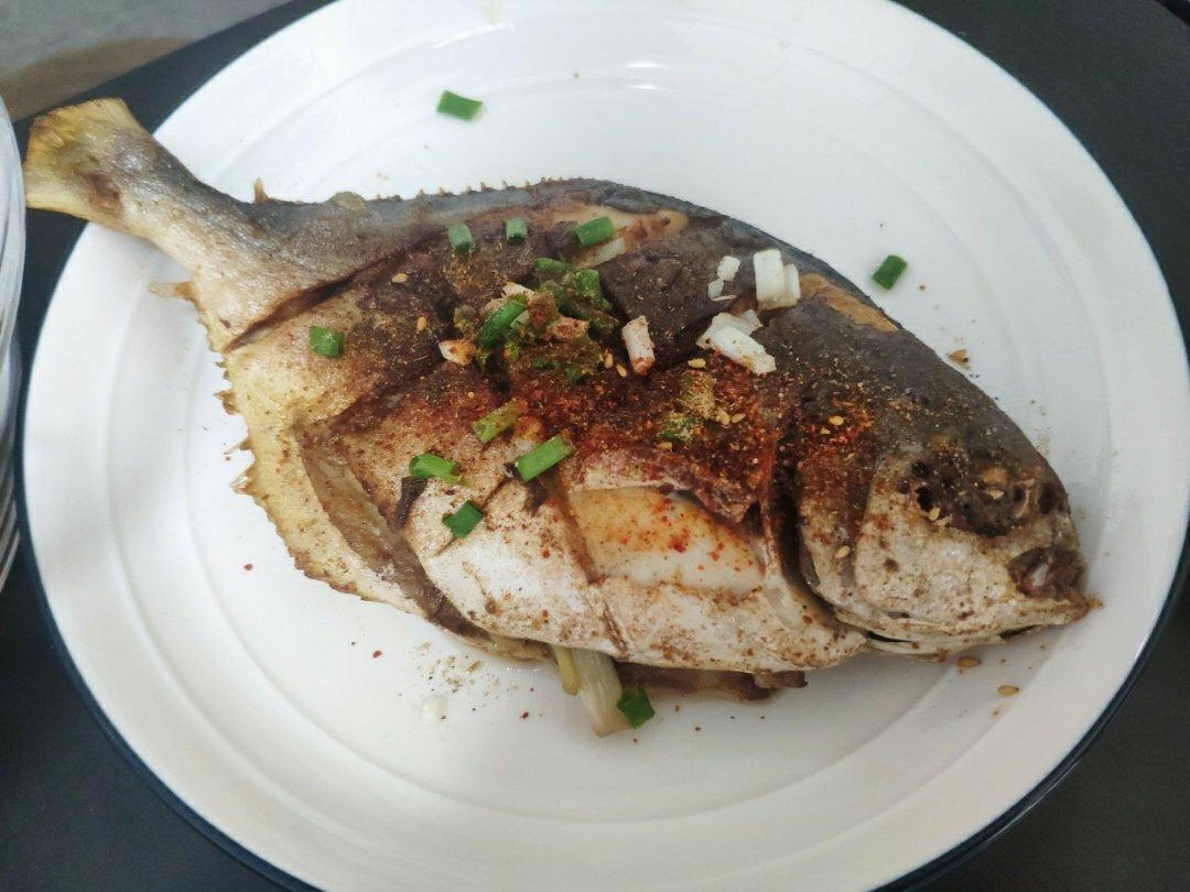 【我不破皮也不粘锅～】香煎鲳鱼🐟