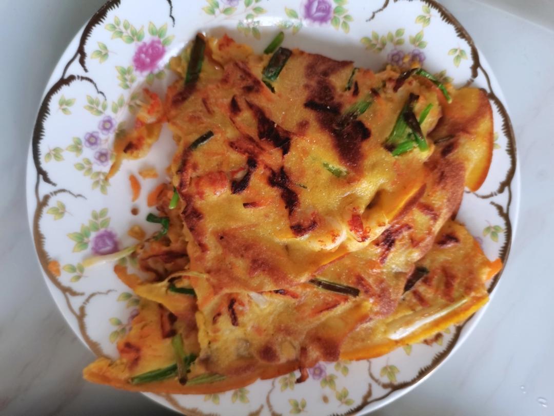 胡萝卜葱花鸡蛋饼