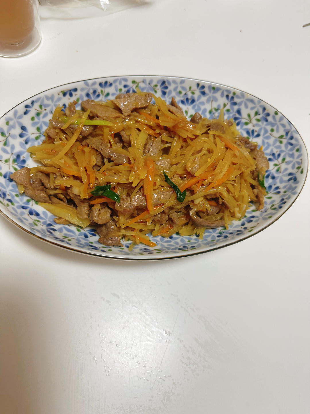 胡萝卜土豆炒肉