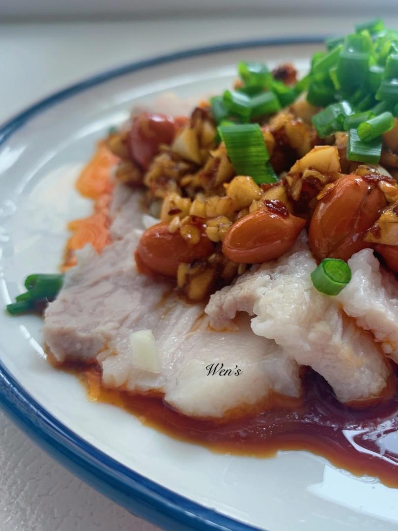 厨师长教你：“蒜泥白肉”的家常做法，看的口水直流