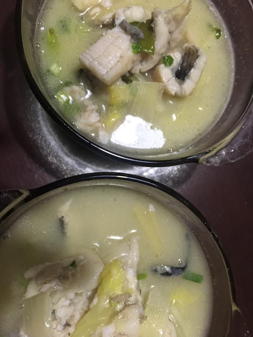 江团鱼骨白菜汤