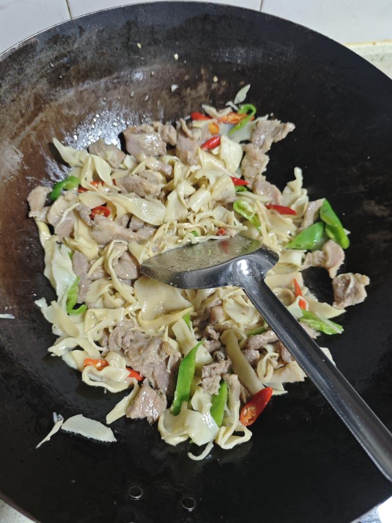 糯米笋炒肉：香辣脆嫩，江西特色❗❗