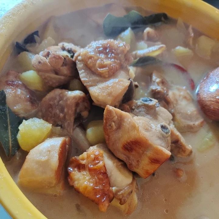 鸡腿炖土豆 上桌秒空盘 汤都喝干了！