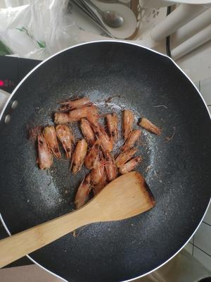 猪腰虾仁黑椒粉酱油味精盐姜葱粥的做法 步骤7
