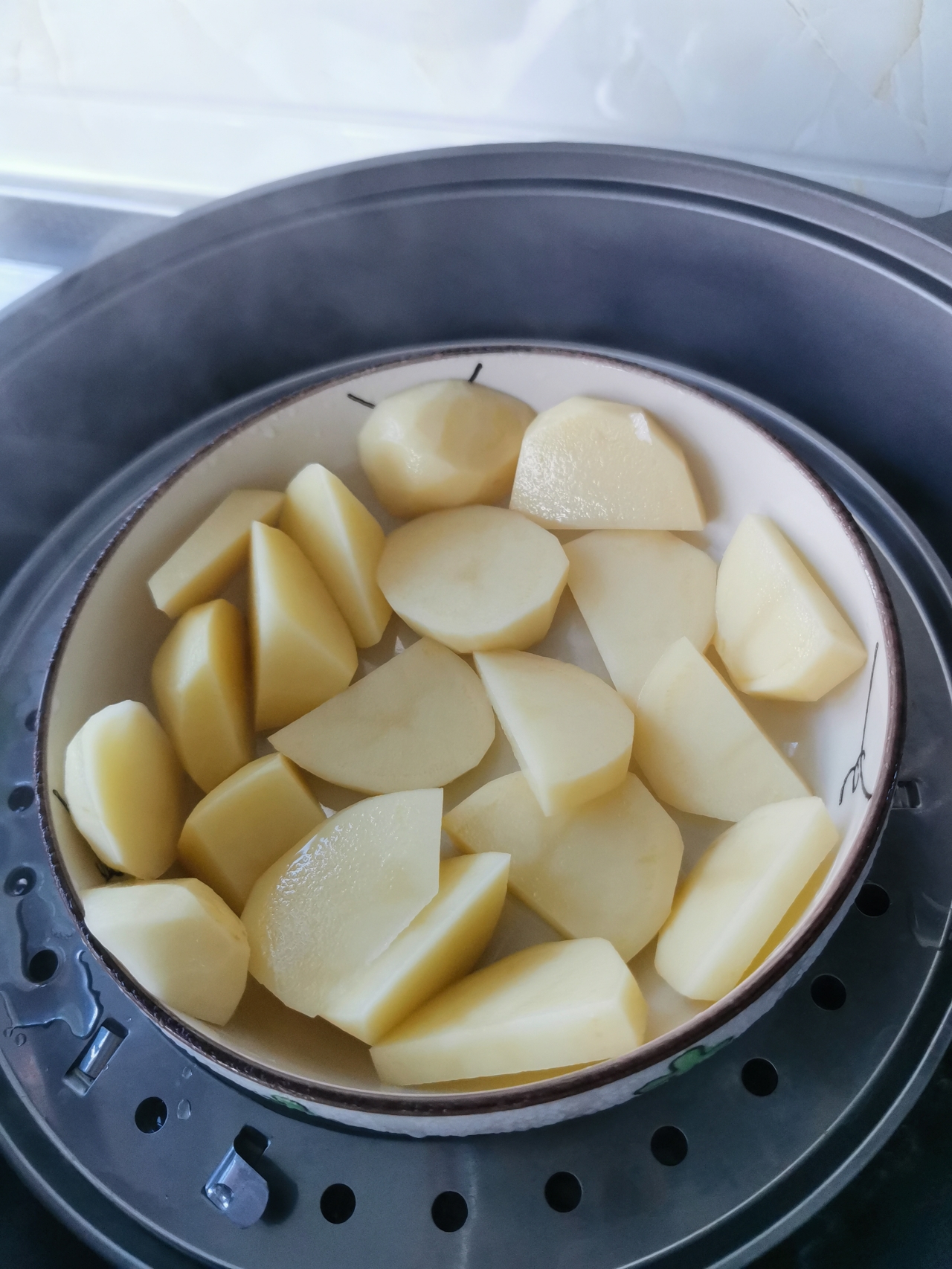 黄瓜味薯片的做法 步骤2