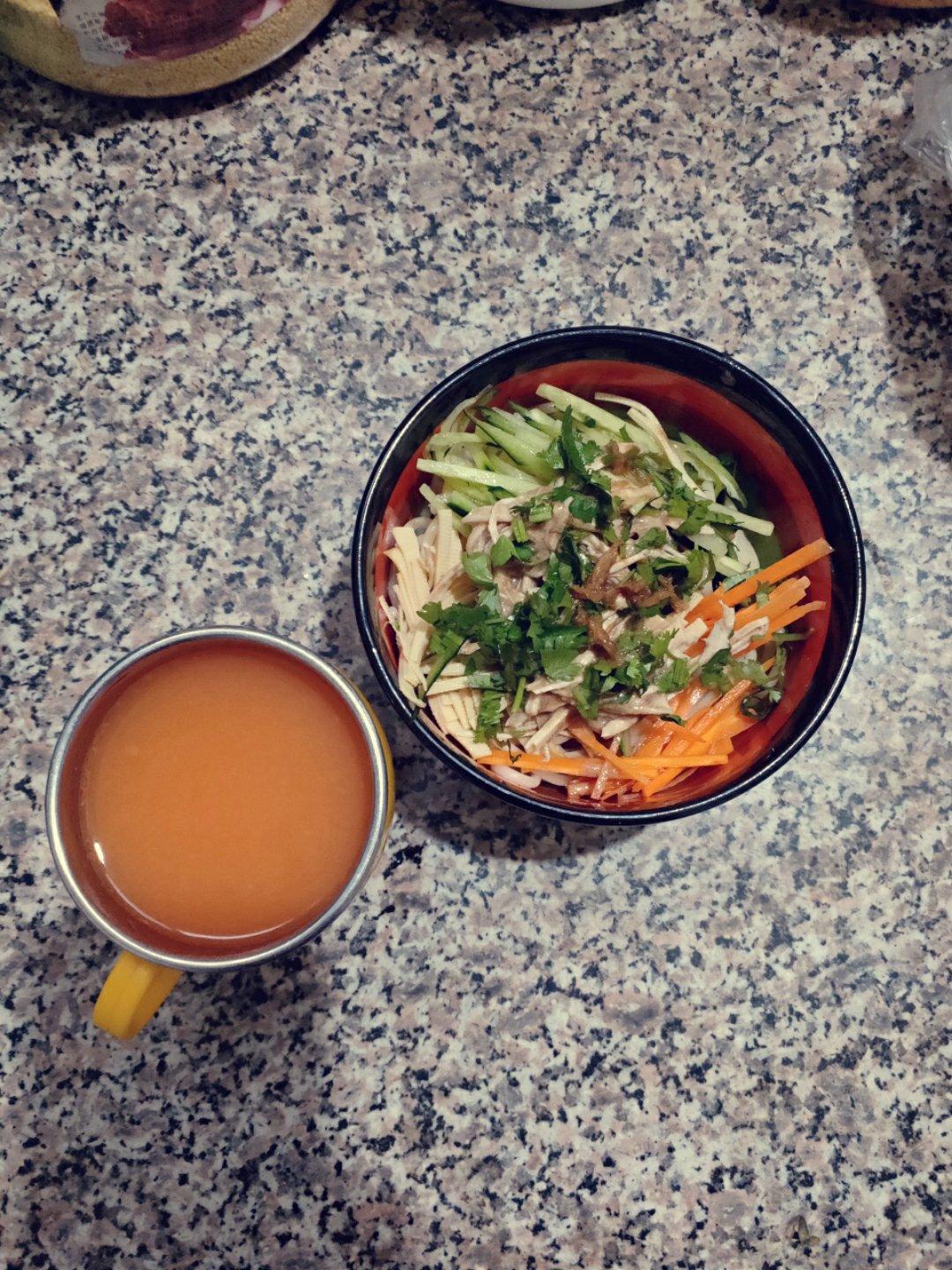 凉拌鸡丝意面