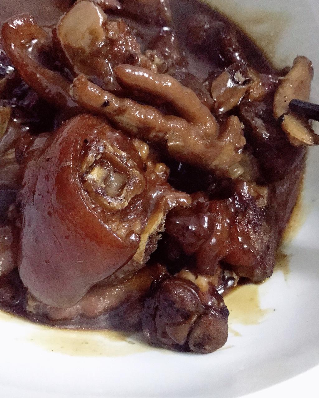 大手拉小手（猪蹄焖鸡爪）