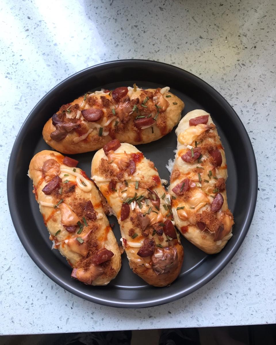 芝士火腿肉松香葱面包