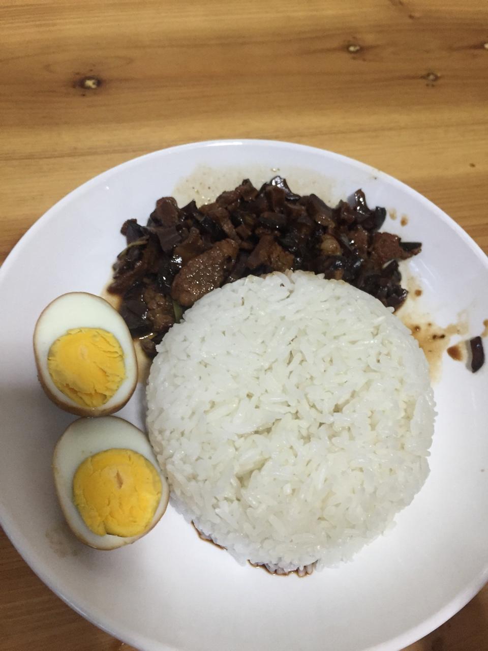台式卤肉饭