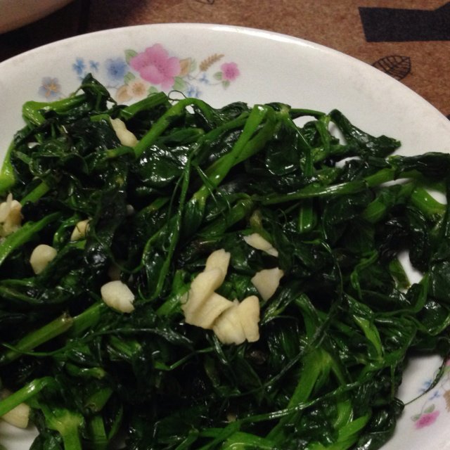 清炒豌豆尖