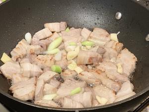 猪肉白菜炖粉条的做法 步骤2
