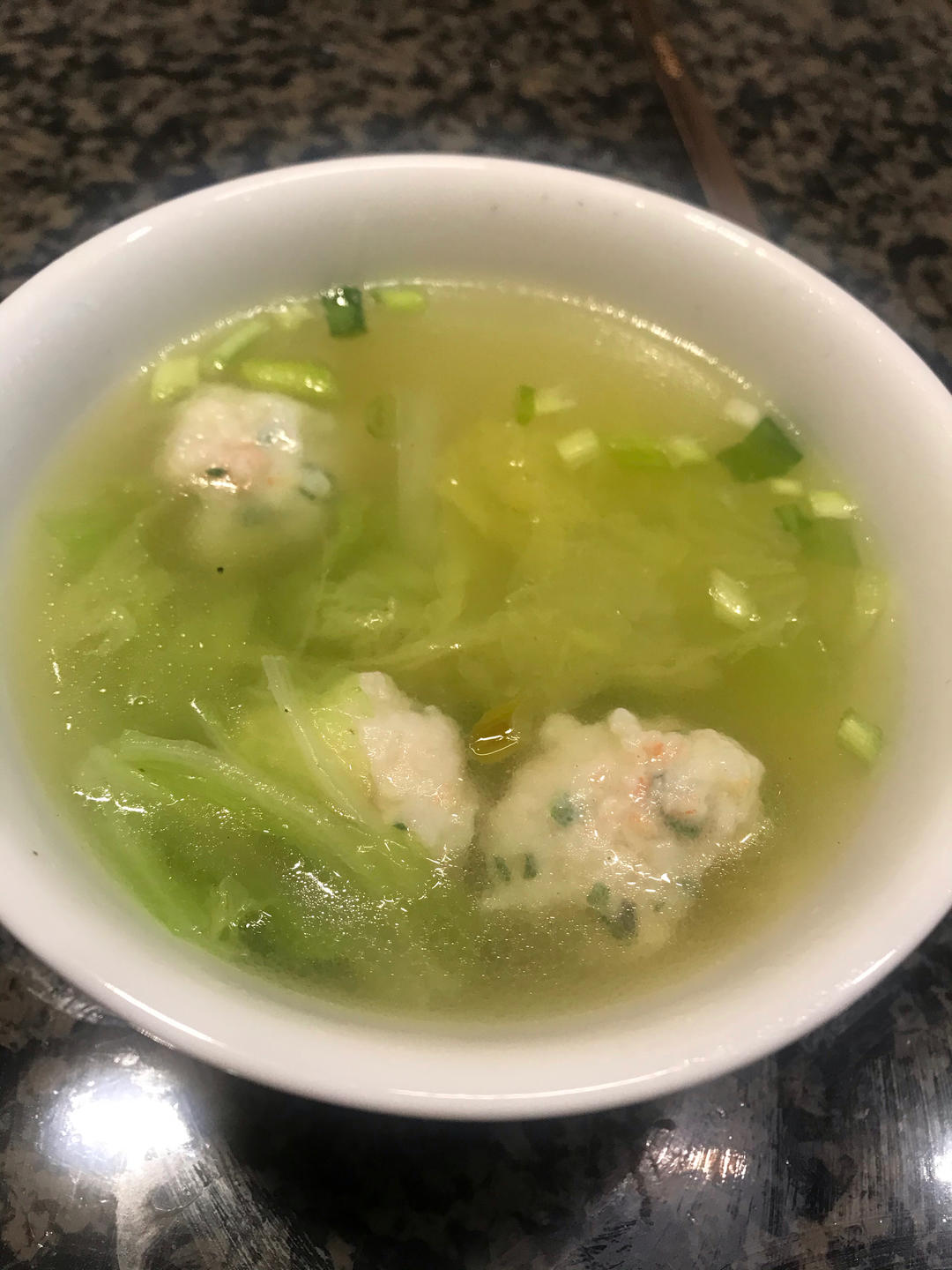 白菜虾丸汤-补肾补钙，低脂高蛋白，可做宝宝辅食