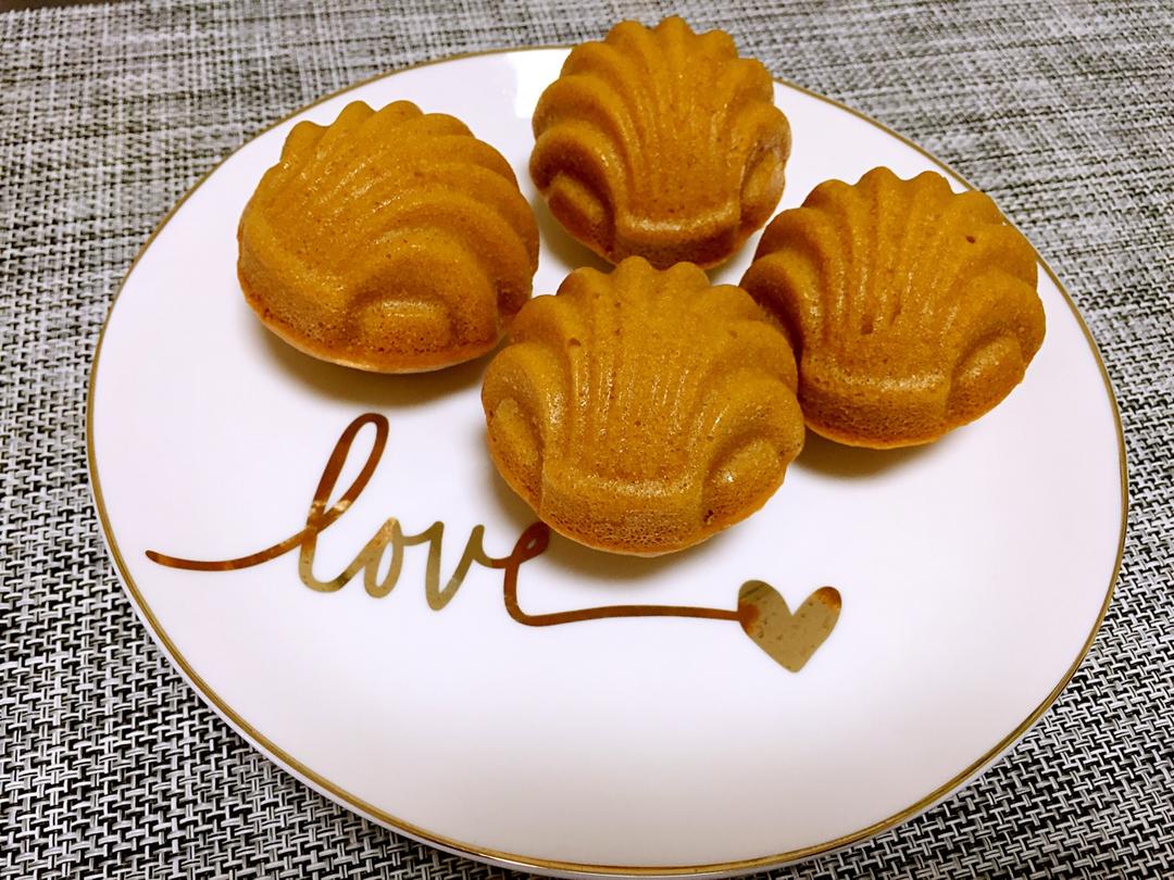 【视频食谱】太妃海盐玛德琳