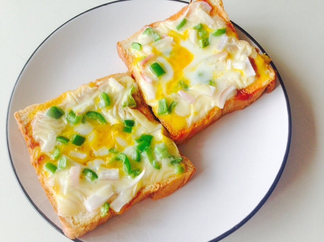 吐司太阳蛋披萨